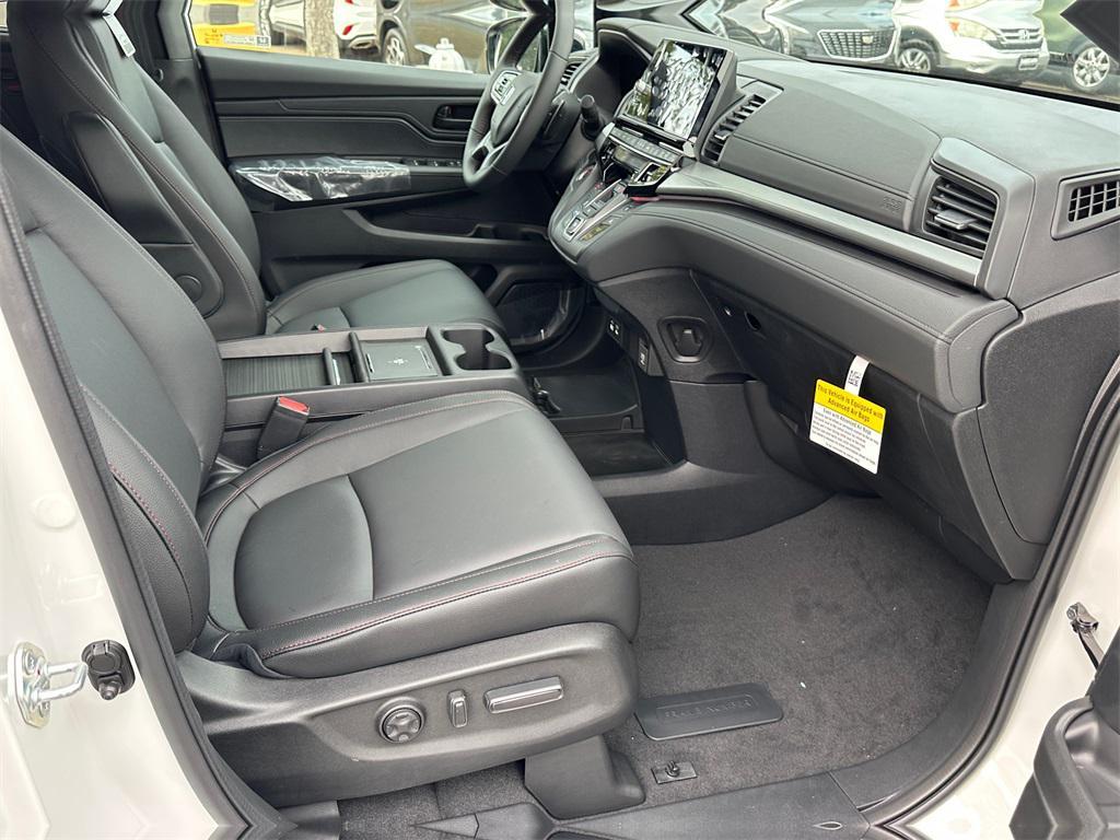 new 2026 Honda Odyssey car, priced at $43,095