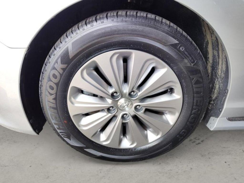 used 2016 Hyundai Sonata Hybrid car, priced at $17,495