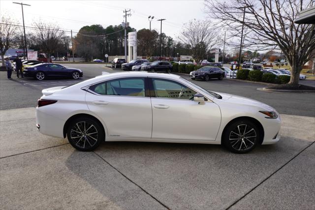 used 2022 Lexus ES 300h car, priced at $42,995