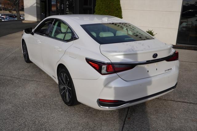 used 2022 Lexus ES 300h car, priced at $42,995