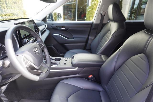 used 2023 Toyota Highlander car, priced at $43,495