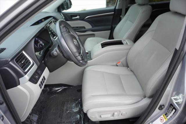 used 2014 Toyota Highlander car, priced at $19,995