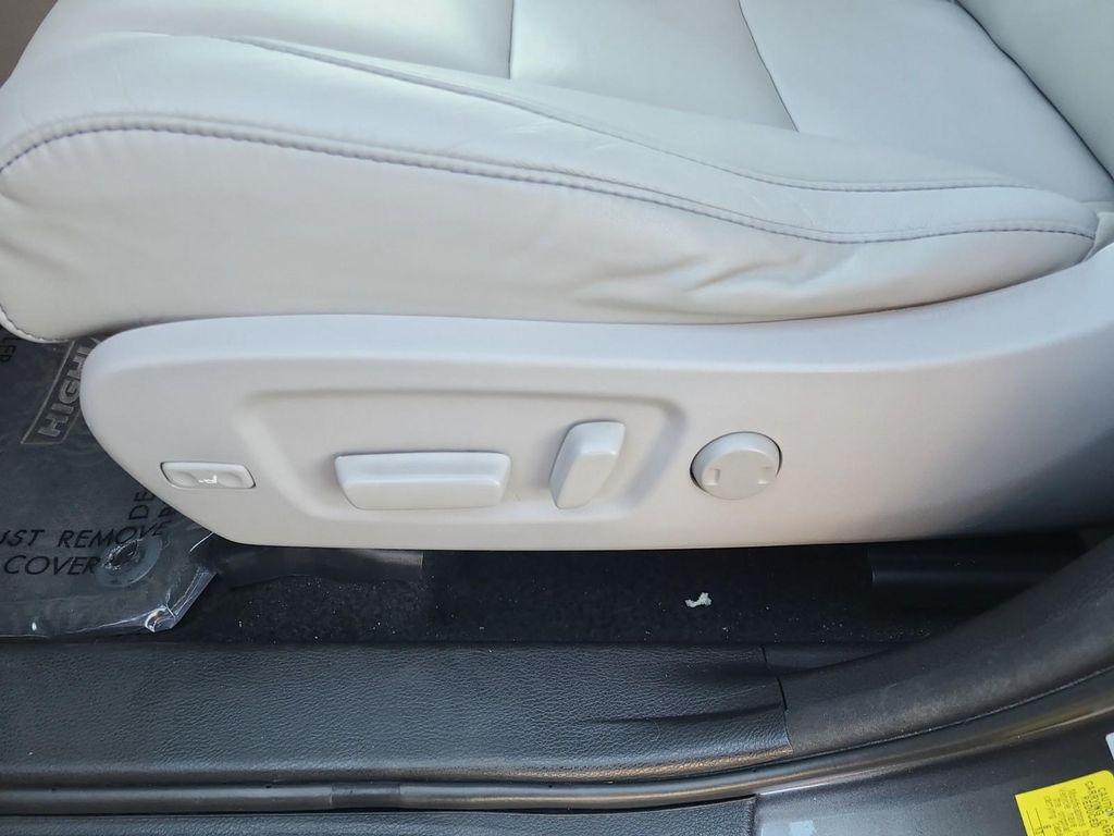 used 2015 Toyota Highlander car, priced at $19,995