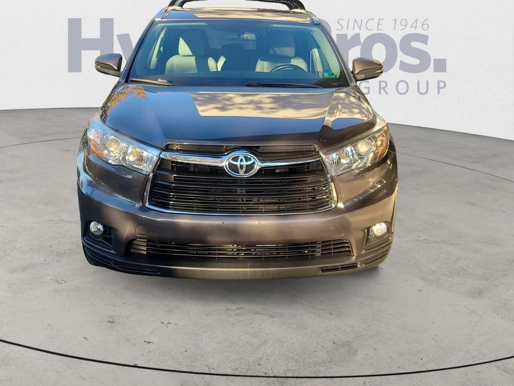 used 2015 Toyota Highlander car, priced at $19,995