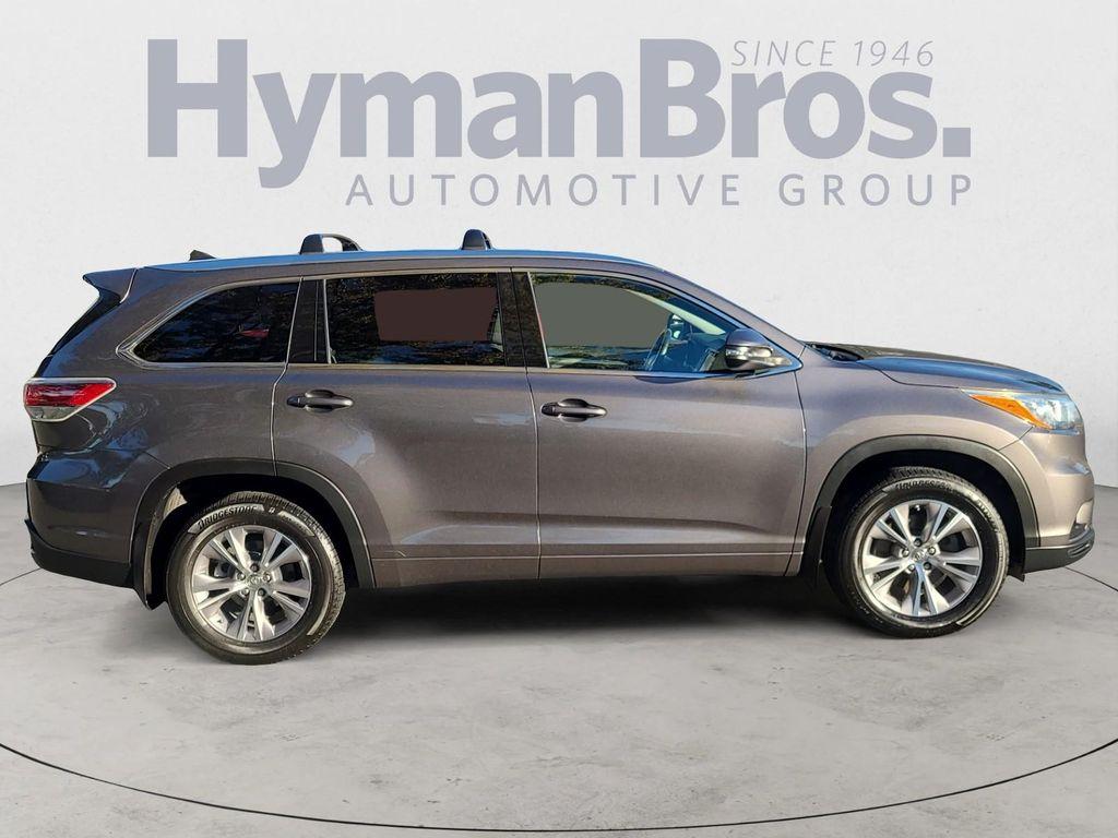 used 2015 Toyota Highlander car, priced at $19,995