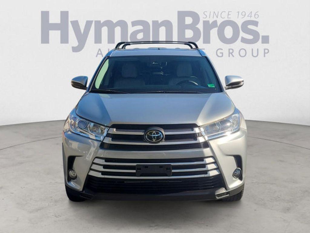 used 2019 Toyota Highlander car, priced at $32,495