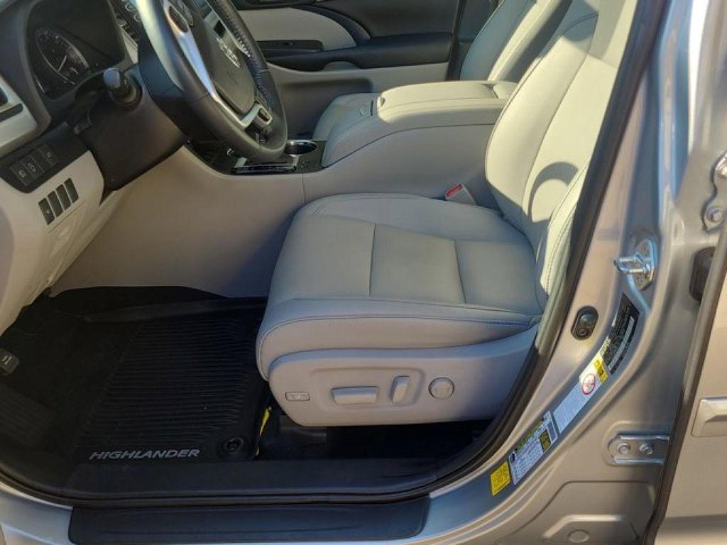 used 2019 Toyota Highlander car, priced at $32,495