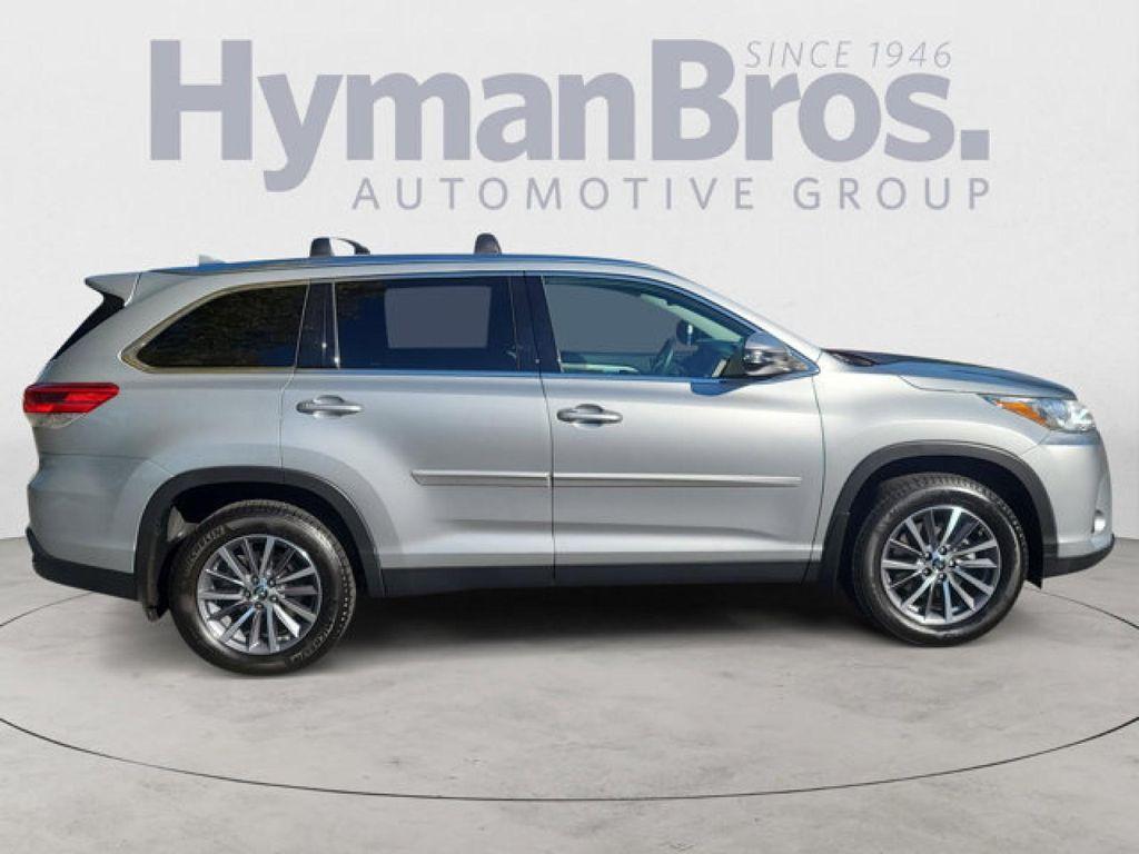 used 2019 Toyota Highlander car, priced at $32,495
