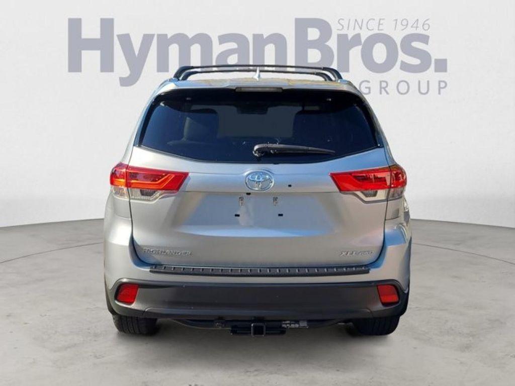 used 2019 Toyota Highlander car, priced at $32,495