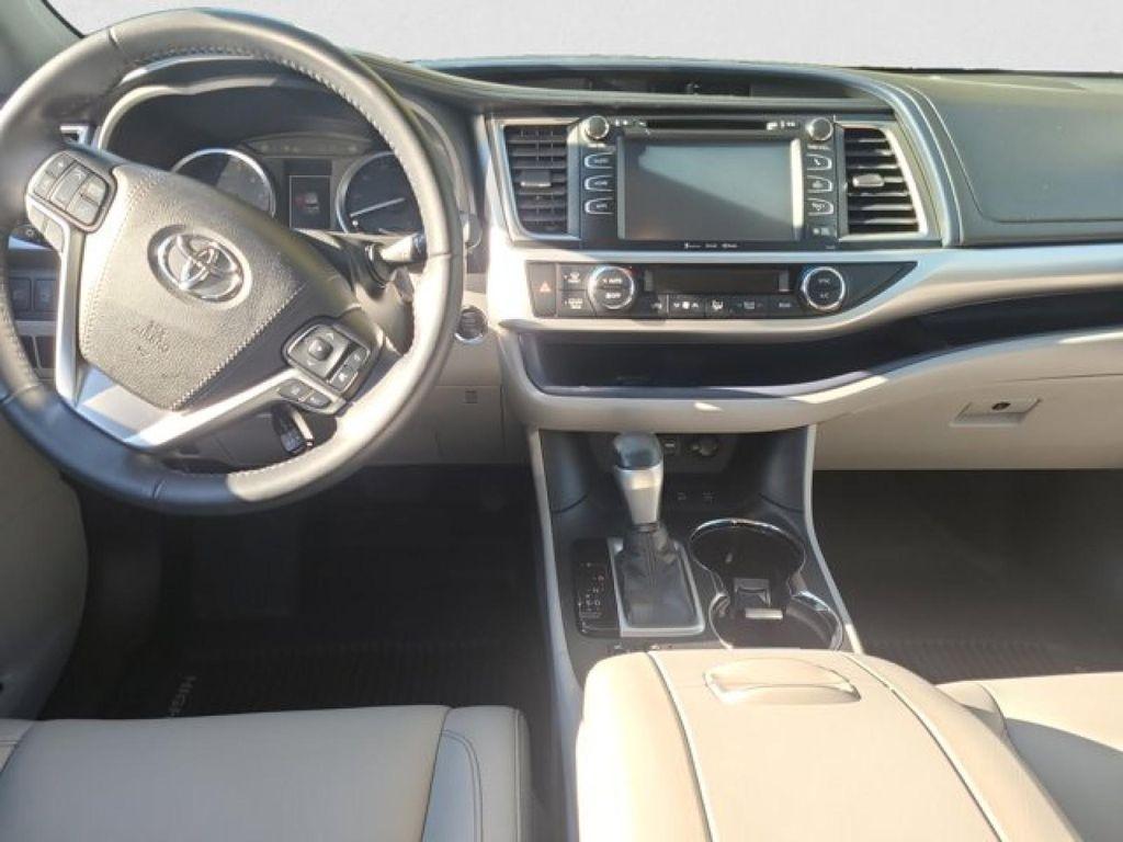 used 2019 Toyota Highlander car, priced at $32,495