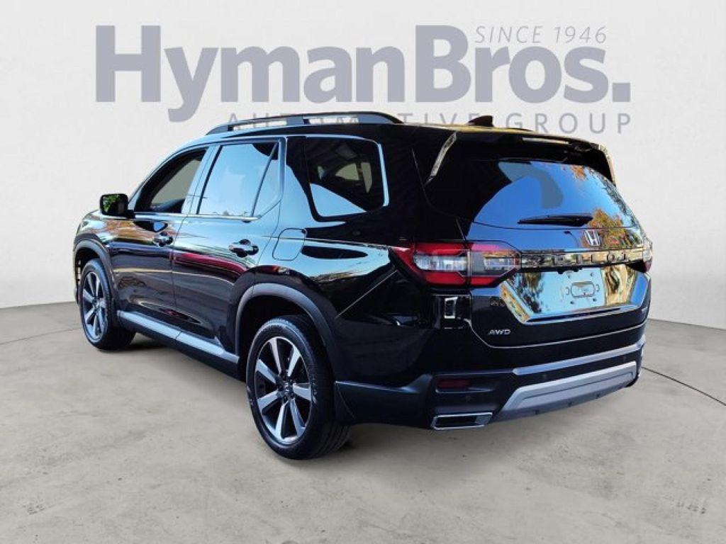 used 2023 Honda Pilot car, priced at $38,995