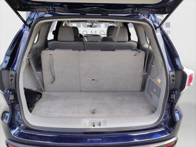 used 2016 Toyota Highlander car, priced at $18,995
