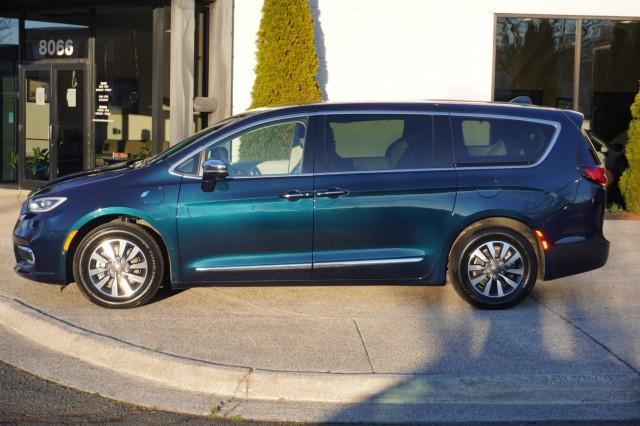 used 2022 Chrysler Pacifica Hybrid car, priced at $39,995