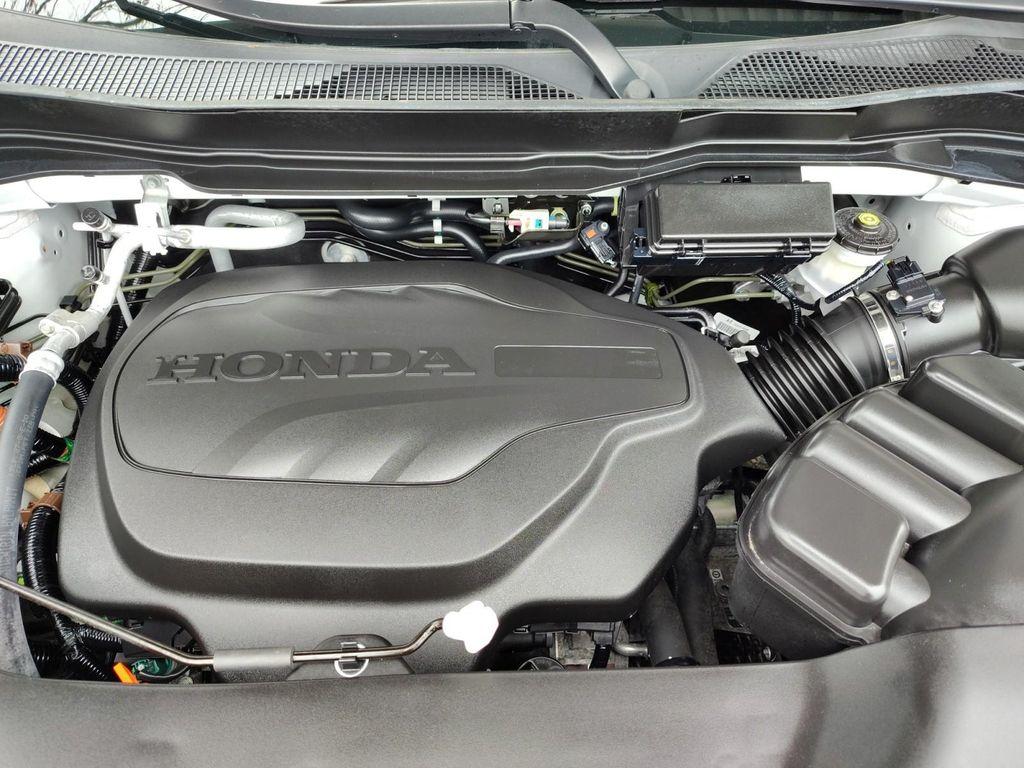 used 2022 Honda Pilot car, priced at $34,995