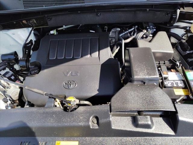 used 2015 Toyota Highlander car, priced at $19,795