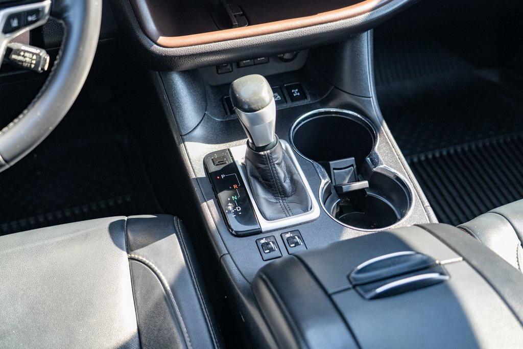 used 2017 Toyota Highlander car, priced at $22,497