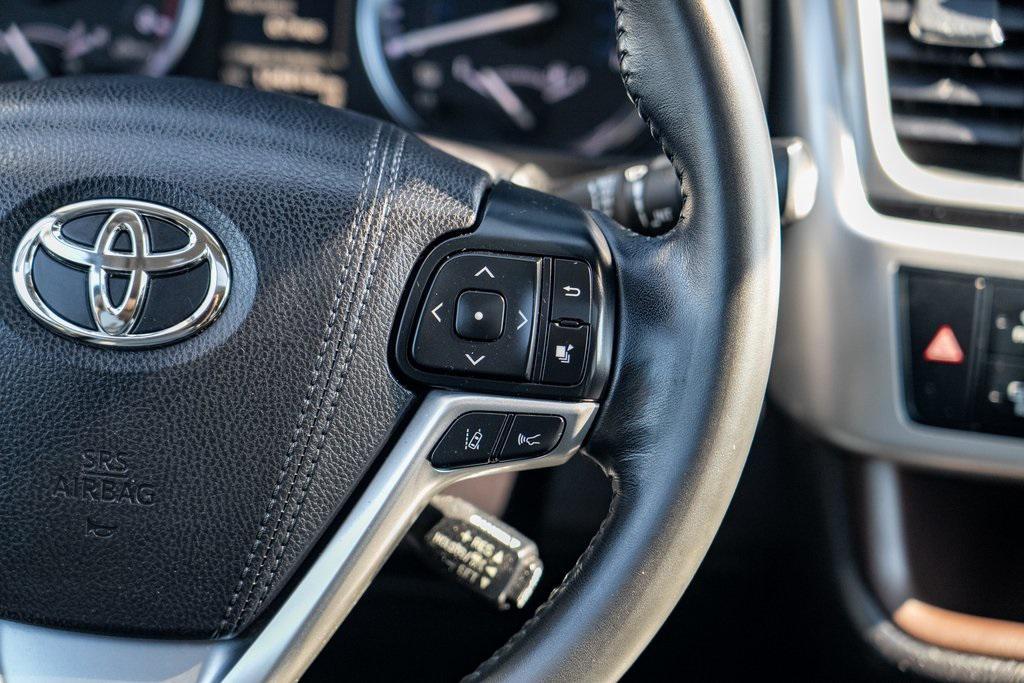 used 2017 Toyota Highlander car, priced at $22,497