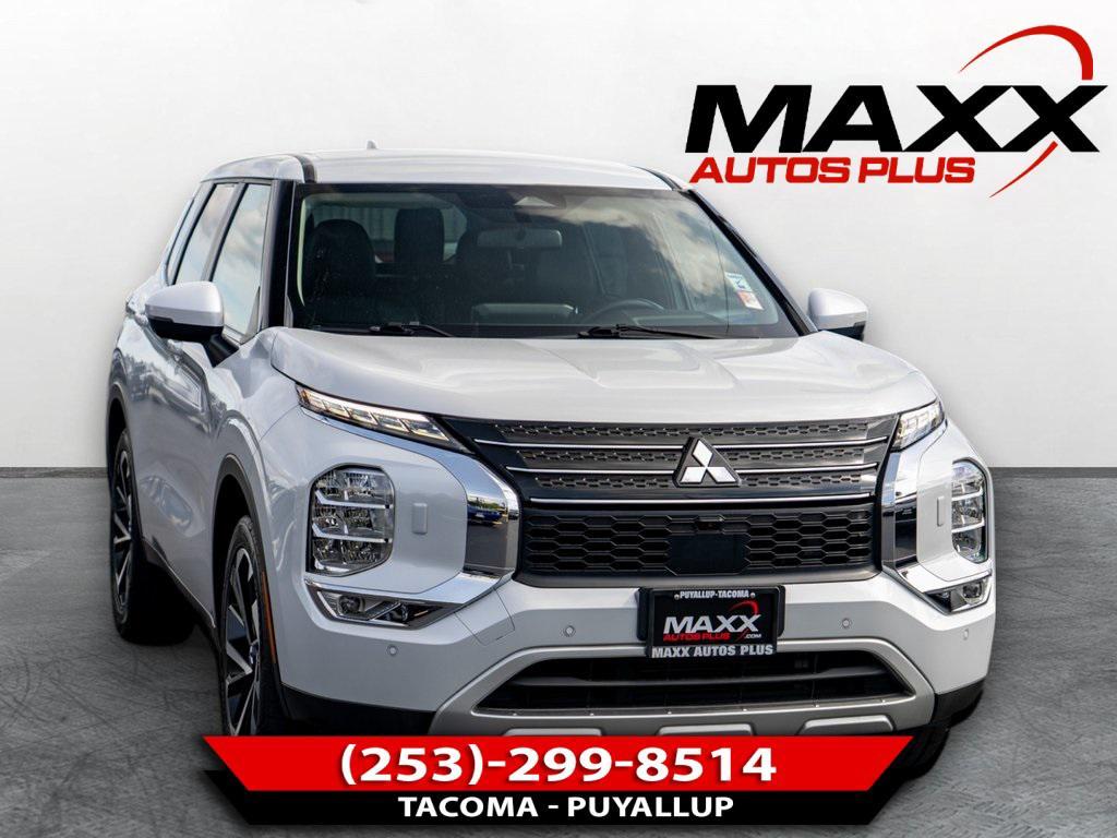 used 2023 Mitsubishi Outlander car, priced at $20,987