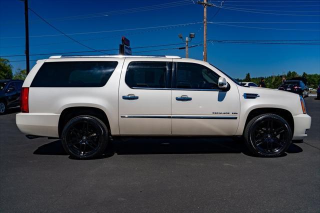 used 2014 Cadillac Escalade ESV car, priced at $23,497