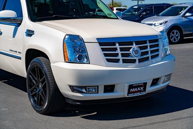 used 2014 Cadillac Escalade ESV car, priced at $23,497