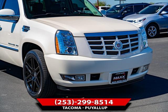 used 2014 Cadillac Escalade ESV car, priced at $24,991