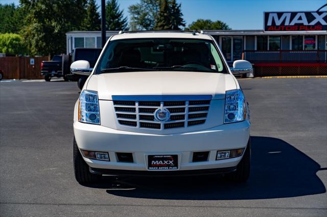 used 2014 Cadillac Escalade ESV car, priced at $23,497