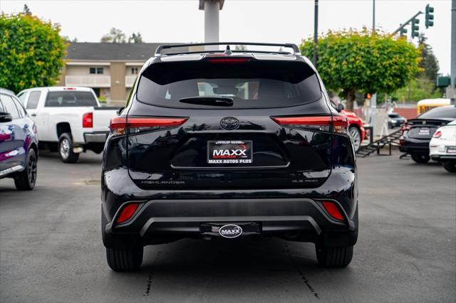 used 2022 Toyota Highlander car, priced at $37,987