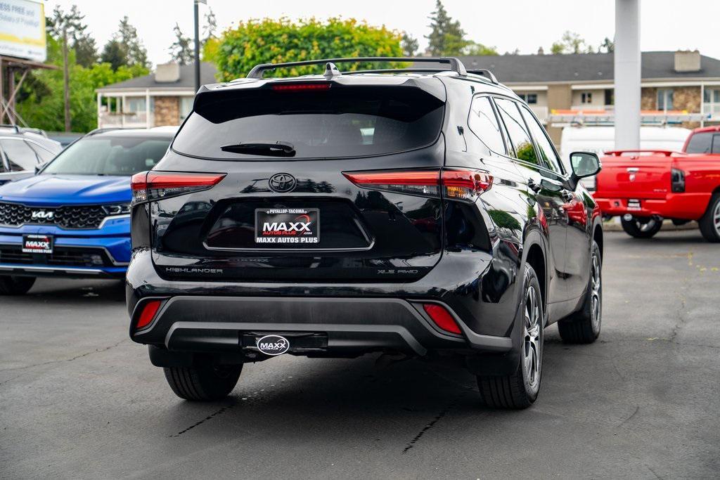 used 2022 Toyota Highlander car, priced at $36,497