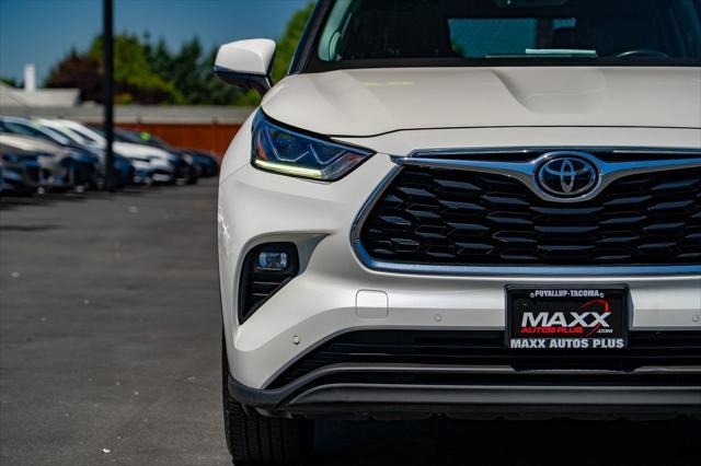 used 2020 Toyota Highlander car, priced at $33,987