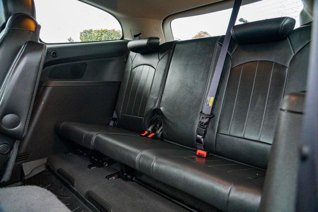 used 2014 Chevrolet Traverse car, priced at $11,697