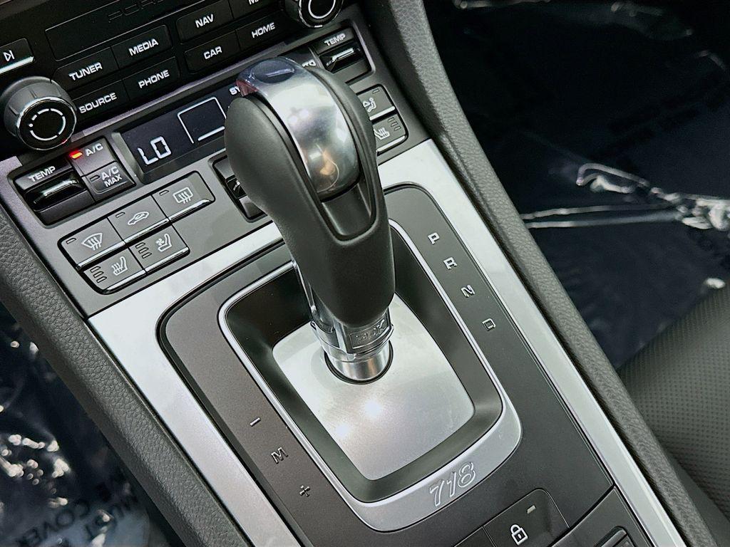 new 2025 Porsche 718 Boxster car, priced at $102,917