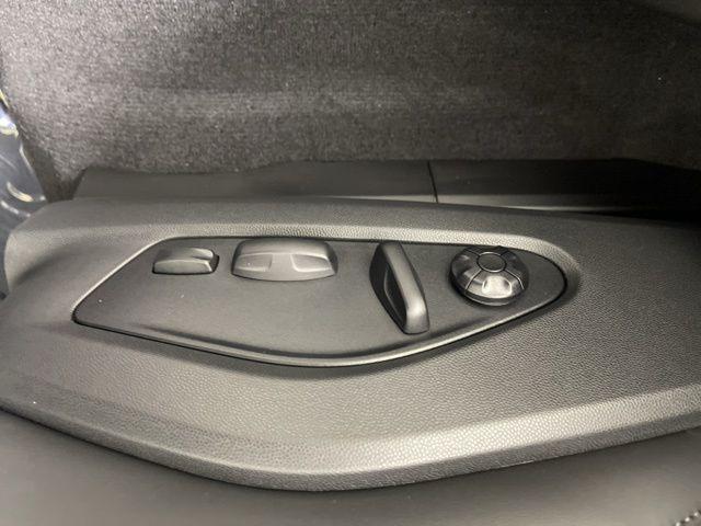 new 2025 Porsche Macan car, priced at $135,545