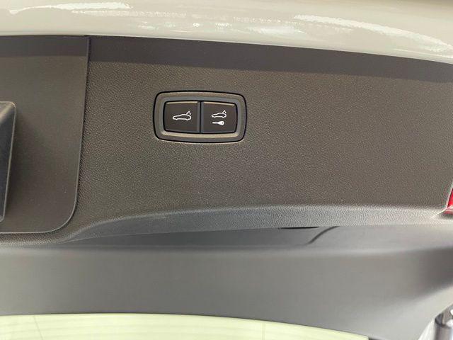 new 2025 Porsche Cayenne car, priced at $223,695