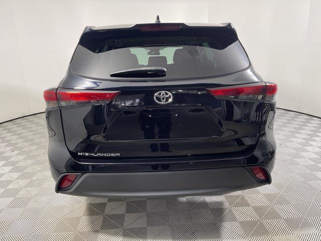 used 2020 Toyota Highlander car, priced at $26,995