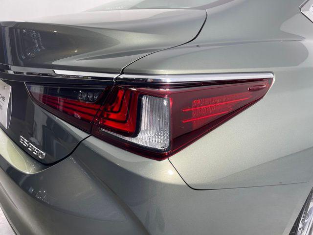 used 2023 Lexus ES 350 car, priced at $36,995