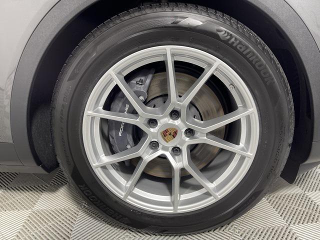 new 2025 Porsche Cayenne car