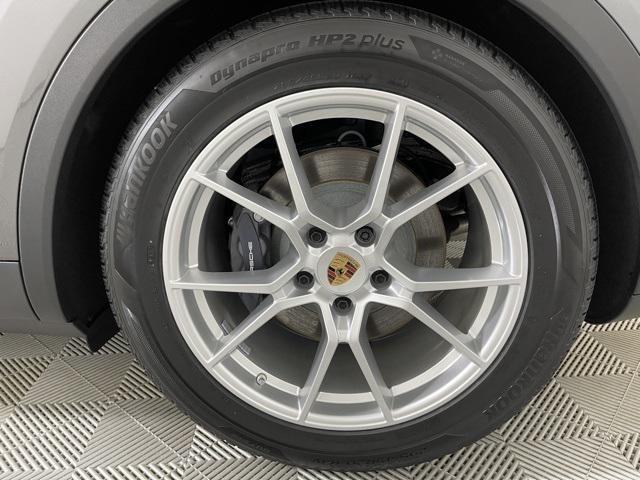 new 2025 Porsche Cayenne car