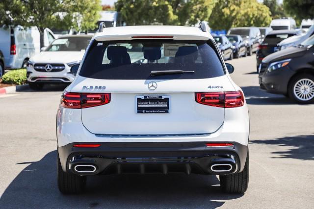 new 2024 Mercedes-Benz GLB 250 car, priced at $54,325