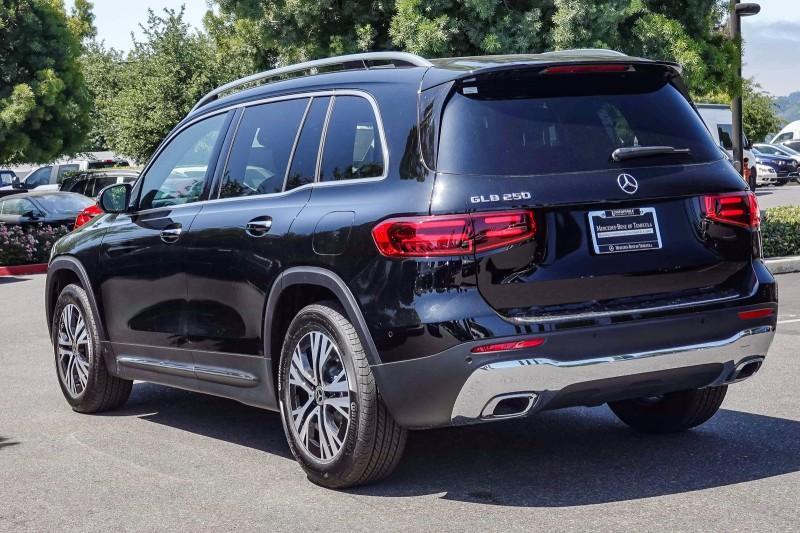 new 2024 Mercedes-Benz GLB 250 car, priced at $49,730
