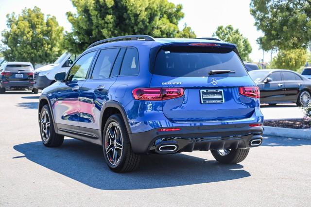 new 2024 Mercedes-Benz GLB 250 car, priced at $53,950