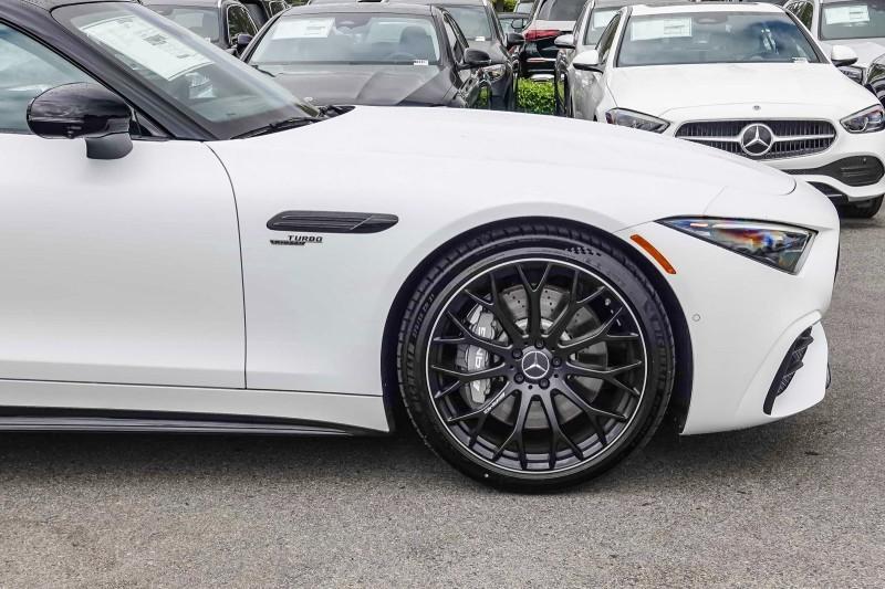 new 2024 Mercedes-Benz AMG SL 43 car, priced at $121,085