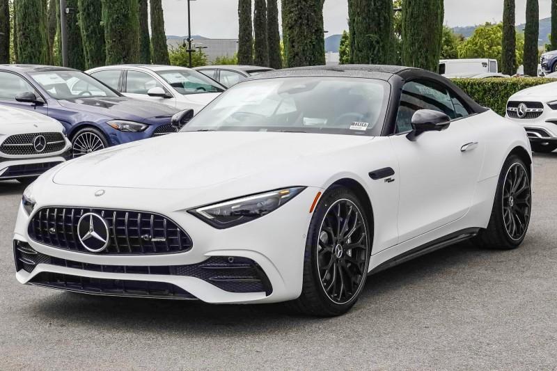 new 2024 Mercedes-Benz AMG SL 43 car, priced at $121,085