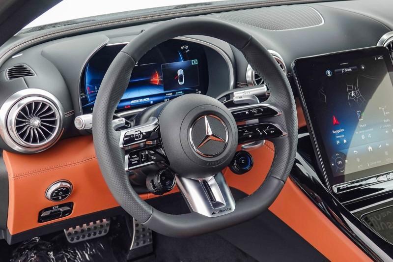 new 2024 Mercedes-Benz AMG SL 43 car, priced at $121,085