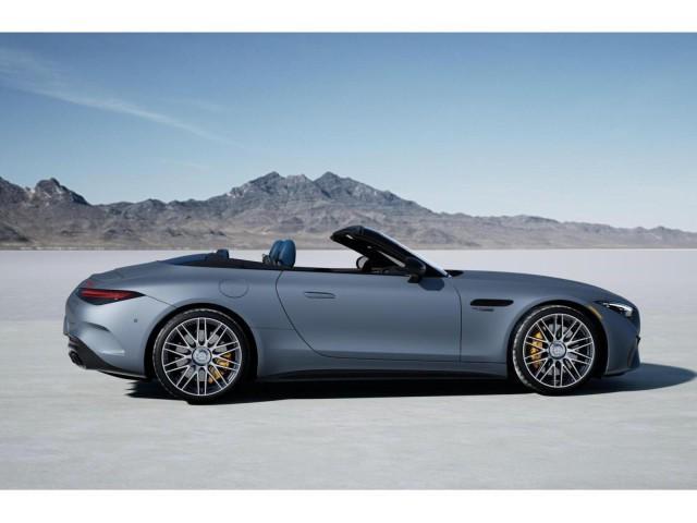 new 2024 Mercedes-Benz AMG SL 63 car, priced at $241,515