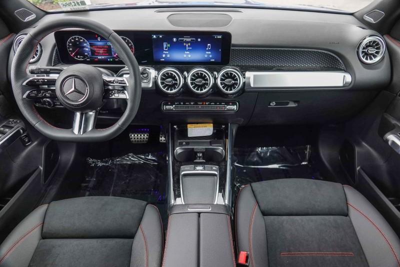 new 2024 Mercedes-Benz GLB 250 car, priced at $53,950