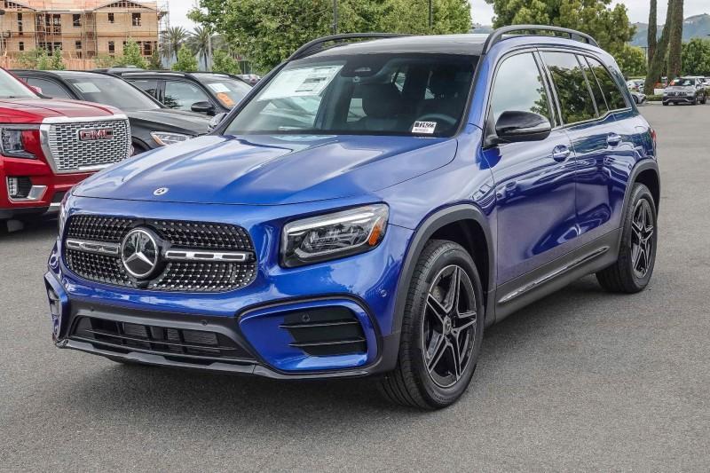 new 2024 Mercedes-Benz GLB 250 car, priced at $53,950