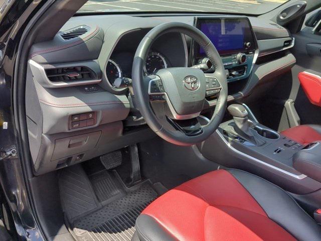 used 2024 Toyota Highlander car, priced at $41,524