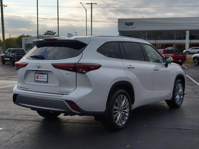 used 2025 Toyota Highlander Hybrid car, priced at $54,421
