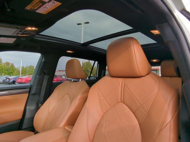 used 2025 Toyota Highlander Hybrid car, priced at $54,421