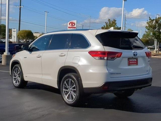 used 2018 Toyota Highlander Hybrid car, priced at $21,496